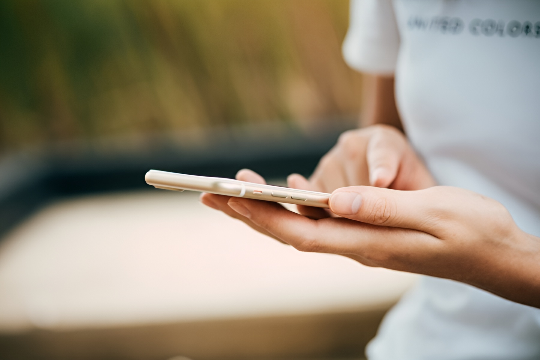 Gen Z Turns to Office Romance as Dating Apps Frustration Grows
