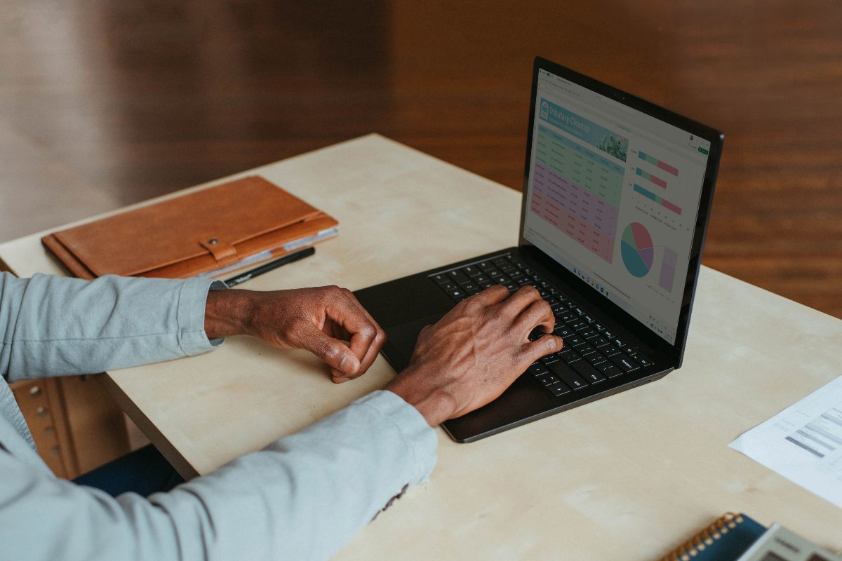 India Forces ID Verification for Financial Advertisers on Social Media