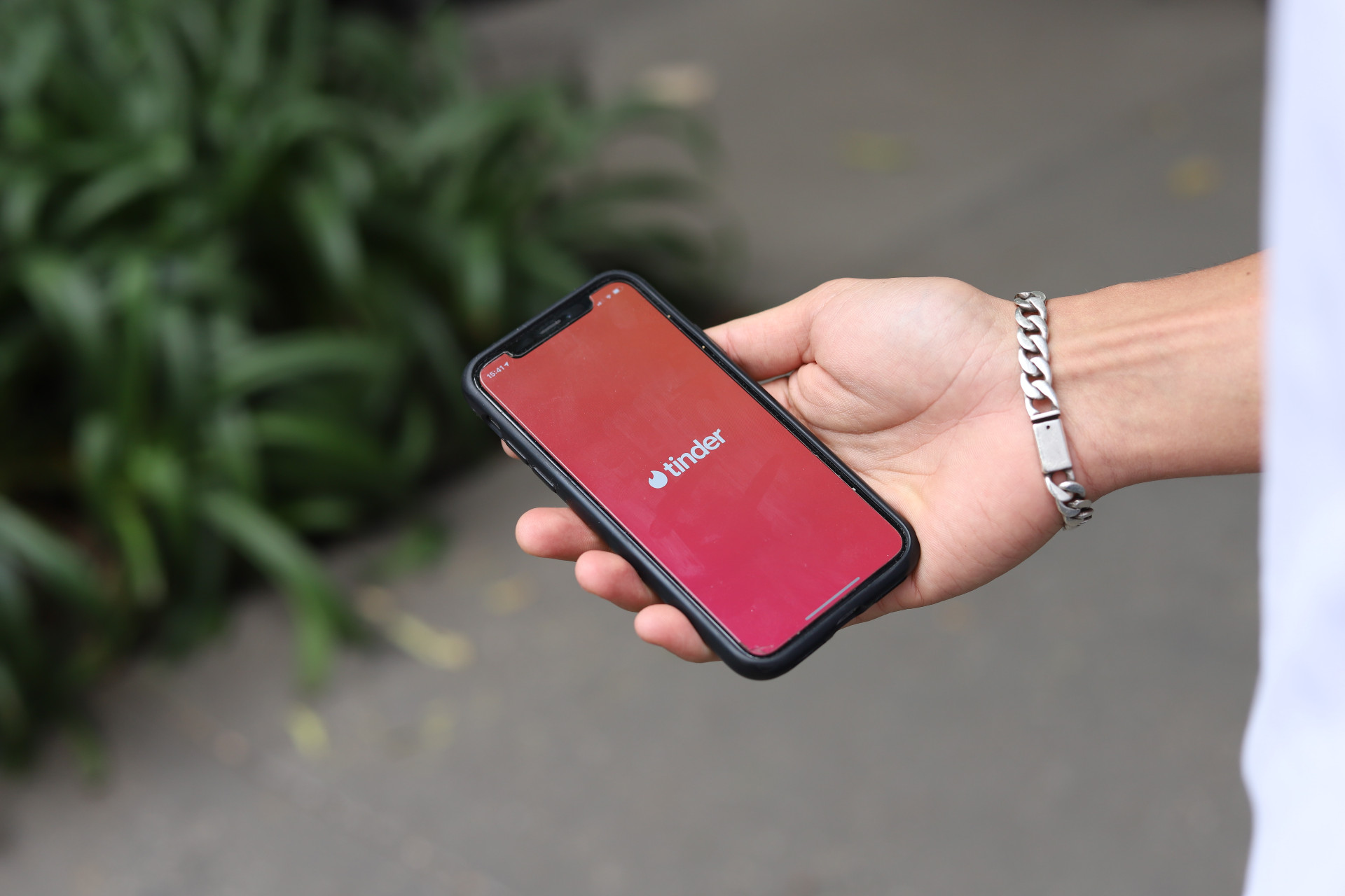 Tinder to Pilot Biometric ID Verification in Japan