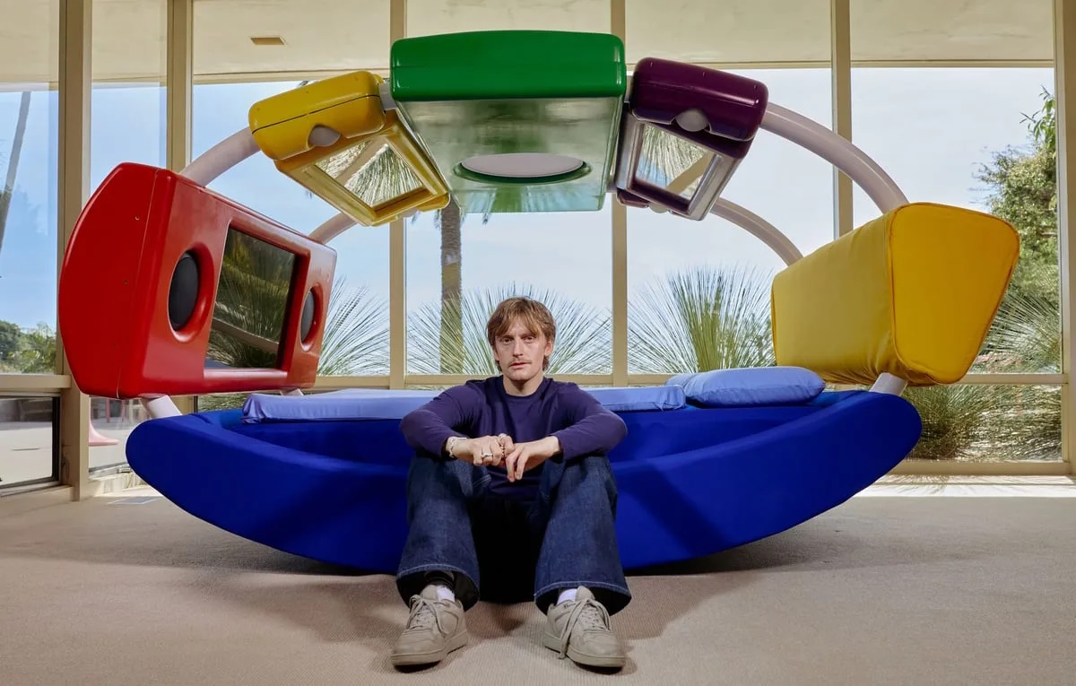 Feeld Debuts Polyamory-Friendly Bed in Promotional Partnership